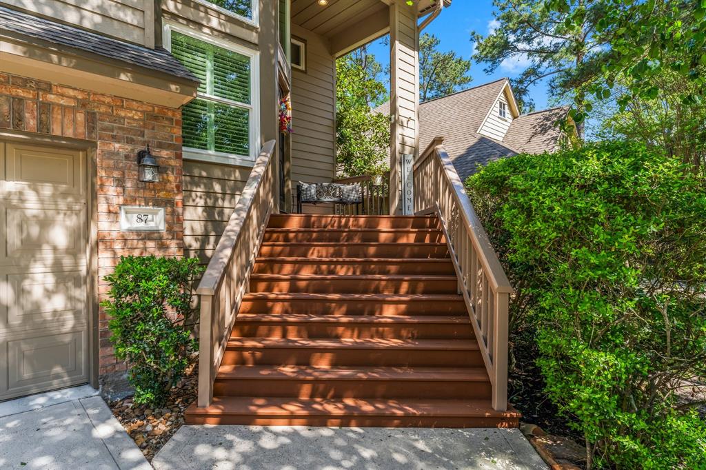 87 E Lakeridge Drive, The Woodlands, Texas image 3