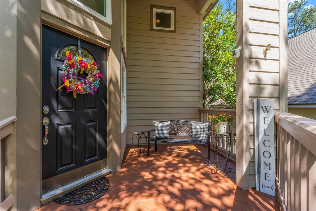 87 E Lakeridge Drive, The Woodlands, Texas image 4