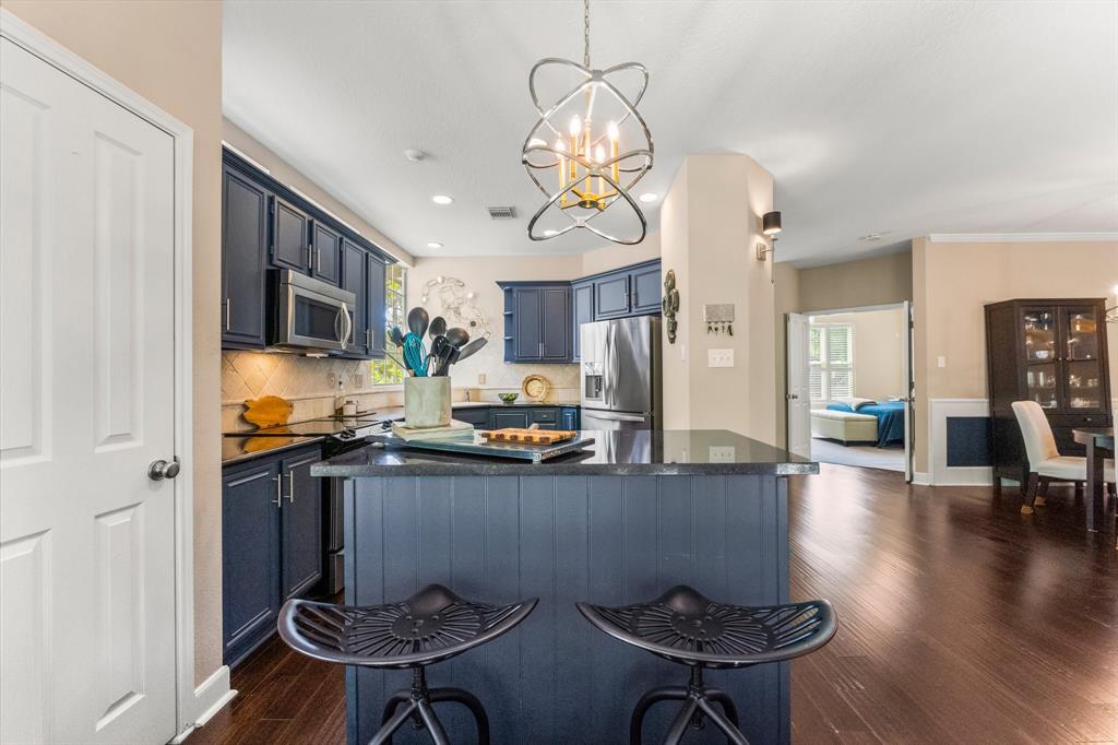 87 E Lakeridge Drive, The Woodlands, Texas image 13