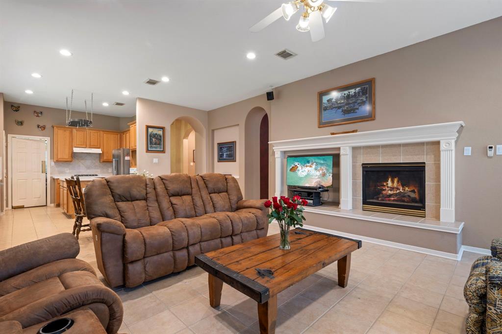 Spring, Texas 77382, United States, 3 Bedrooms Bedrooms, ,2 BathroomsBathrooms,Residential,Pending,130736