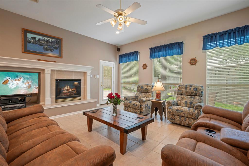 Spring, Texas 77382, United States, 3 Bedrooms Bedrooms, ,2 BathroomsBathrooms,Residential,Pending,130736