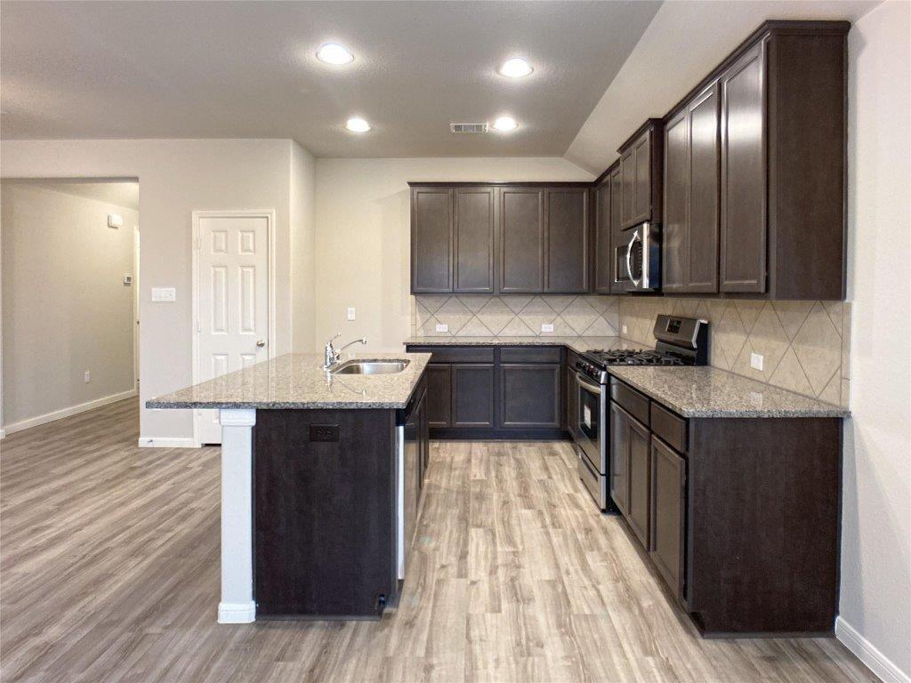5818 Lilac Cove Court, Katy, Texas image 9