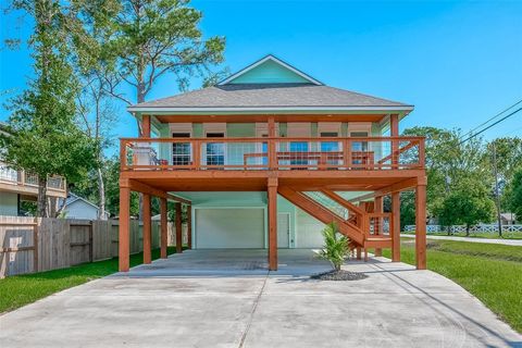 A home in Bacliff