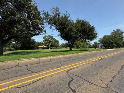 Vacant Land For Sale - 206 N Olive Street<br/> Houston County, Grapeland, TX 75844