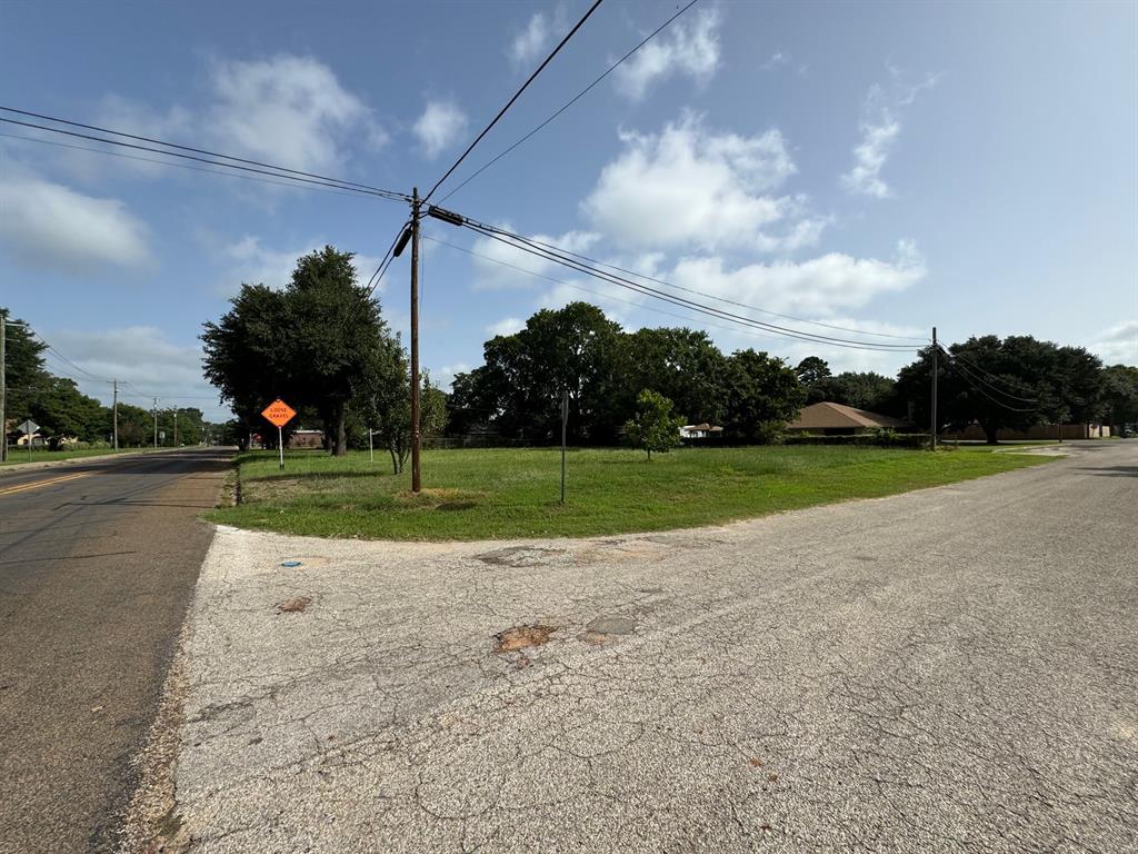 206 N Olive Street, Grapeland, Texas image 7