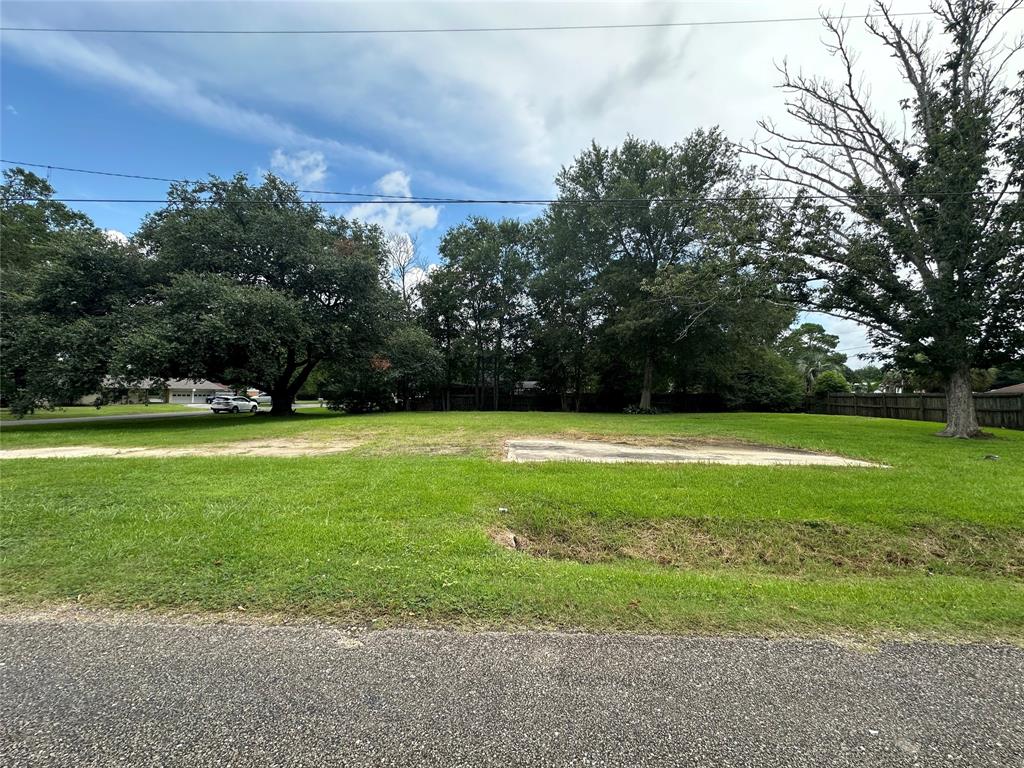 200 Ridgewood Street, Bridge City, Texas image 2