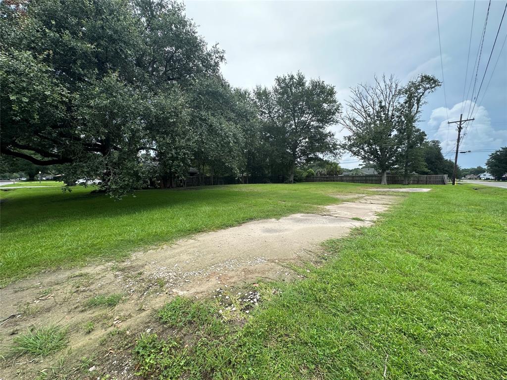 200 Ridgewood Street, Bridge City, Texas image 4
