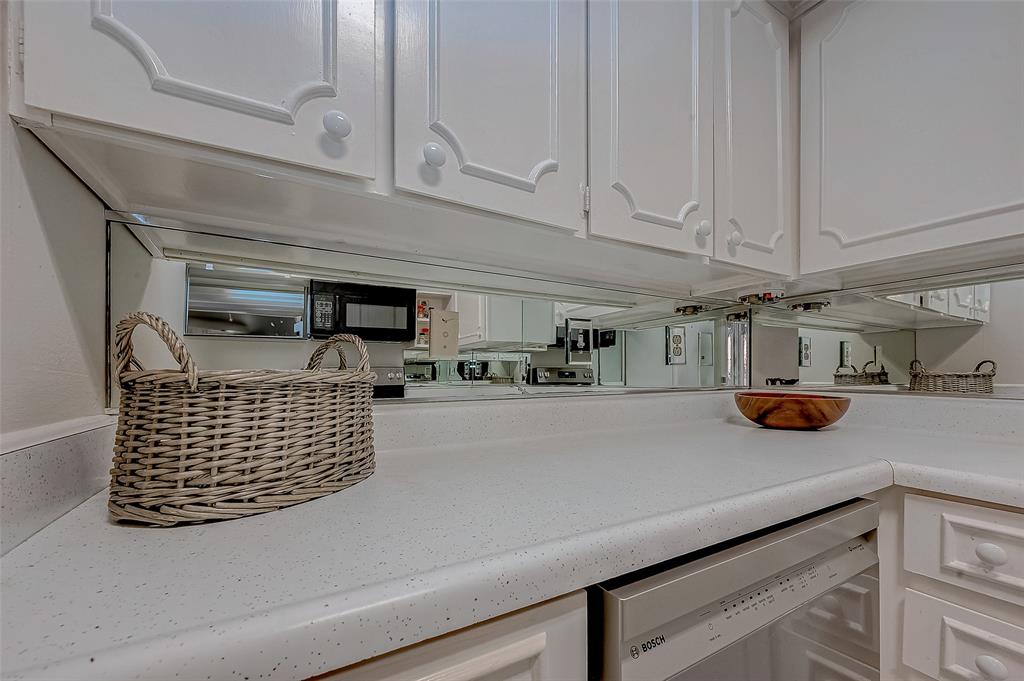 Houston, Texas 77056, United States, 1 Bedroom Bedrooms, ,1 BathroomBathrooms,Residential,Active,20800