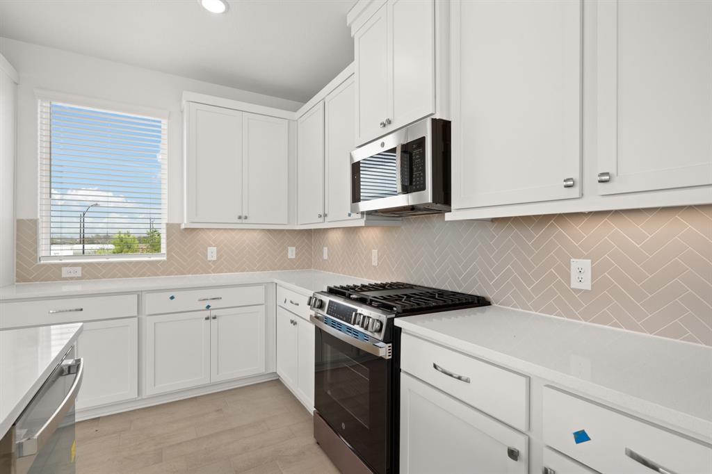 7646 Meadow Mouse Lane, Katy, Texas image 6