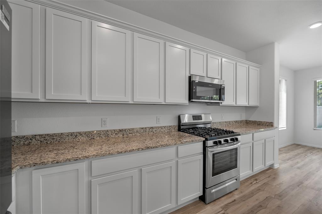 21427 Waldenburg Place, Tomball, Texas image 11