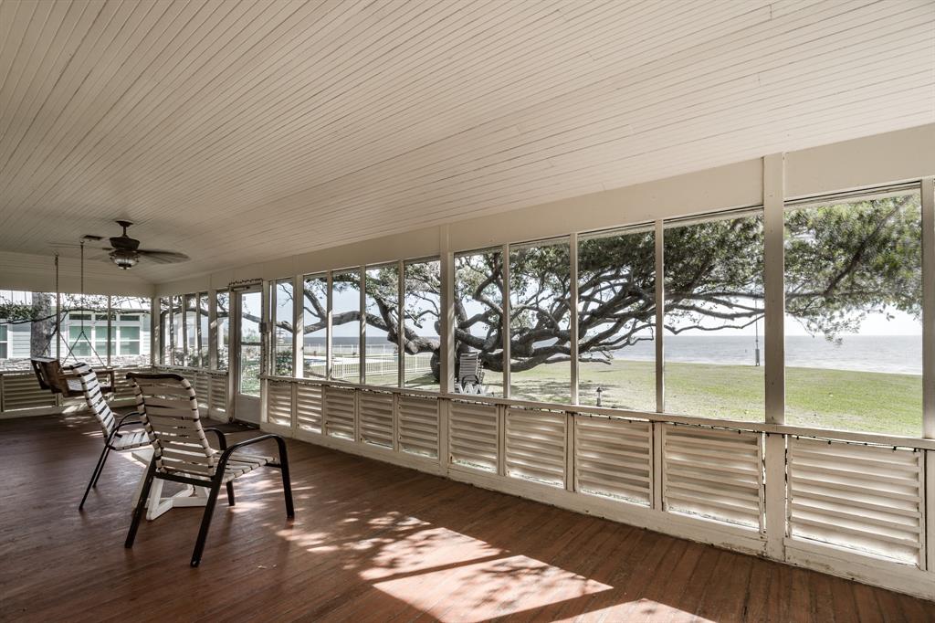 7414 Ocean Drive, Beach City, Texas image 11