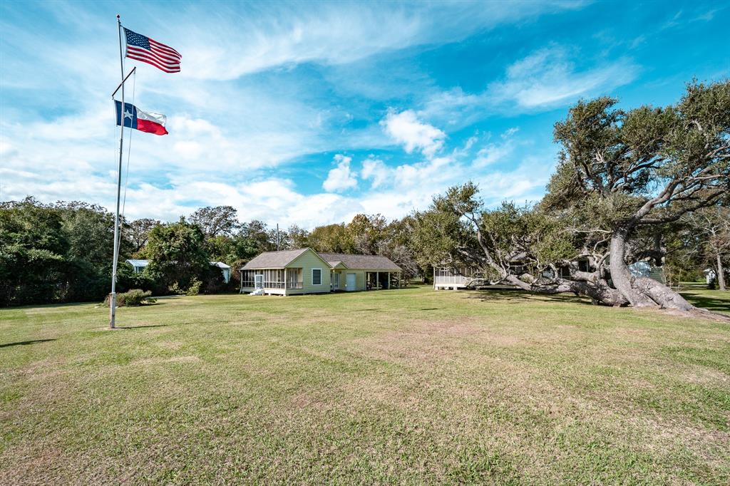 7414 Ocean Drive, Beach City, Texas image 6