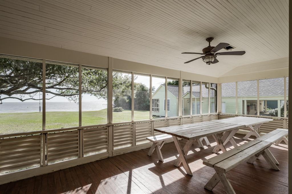 7414 Ocean Drive, Beach City, Texas image 10