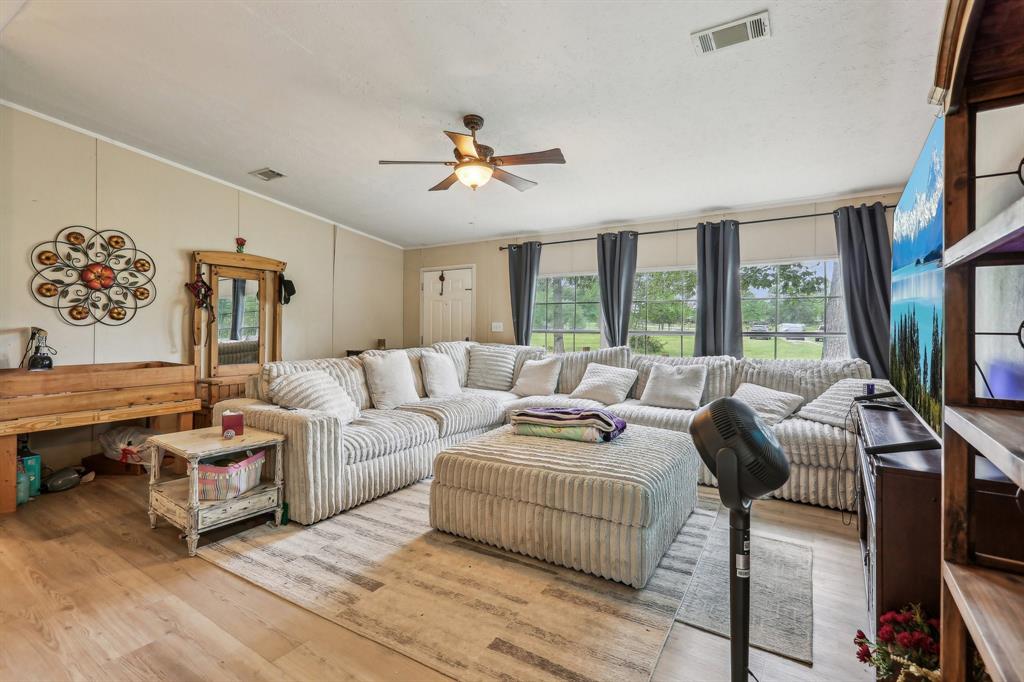 11754 E Old Oak Trail, Willis, Texas image 7