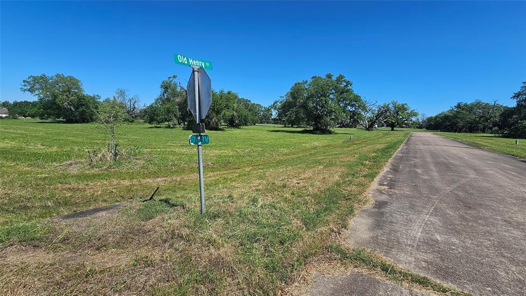 1601 Old Henry Court, Angleton, Texas image 3