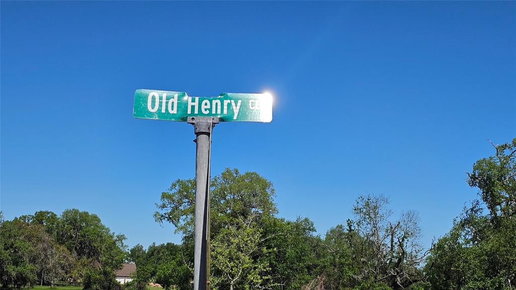 1601 Old Henry Court, Angleton, Texas image 5