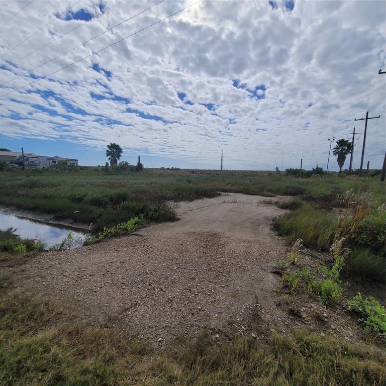 1287 N Monkhouse Drive, Port Bolivar, Texas image 2