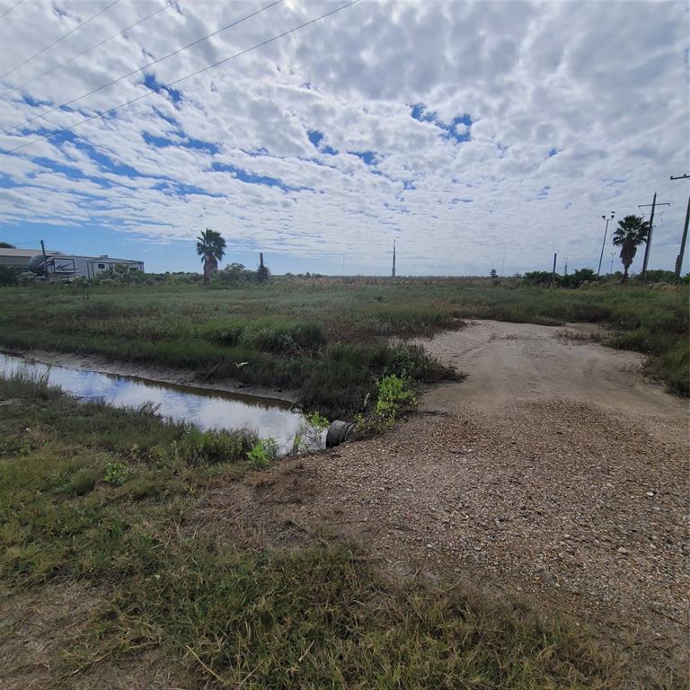 1287 N Monkhouse Drive, Port Bolivar, Texas image 3