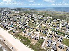 930 Surfside Drive, Crystal Beach, Texas image 12