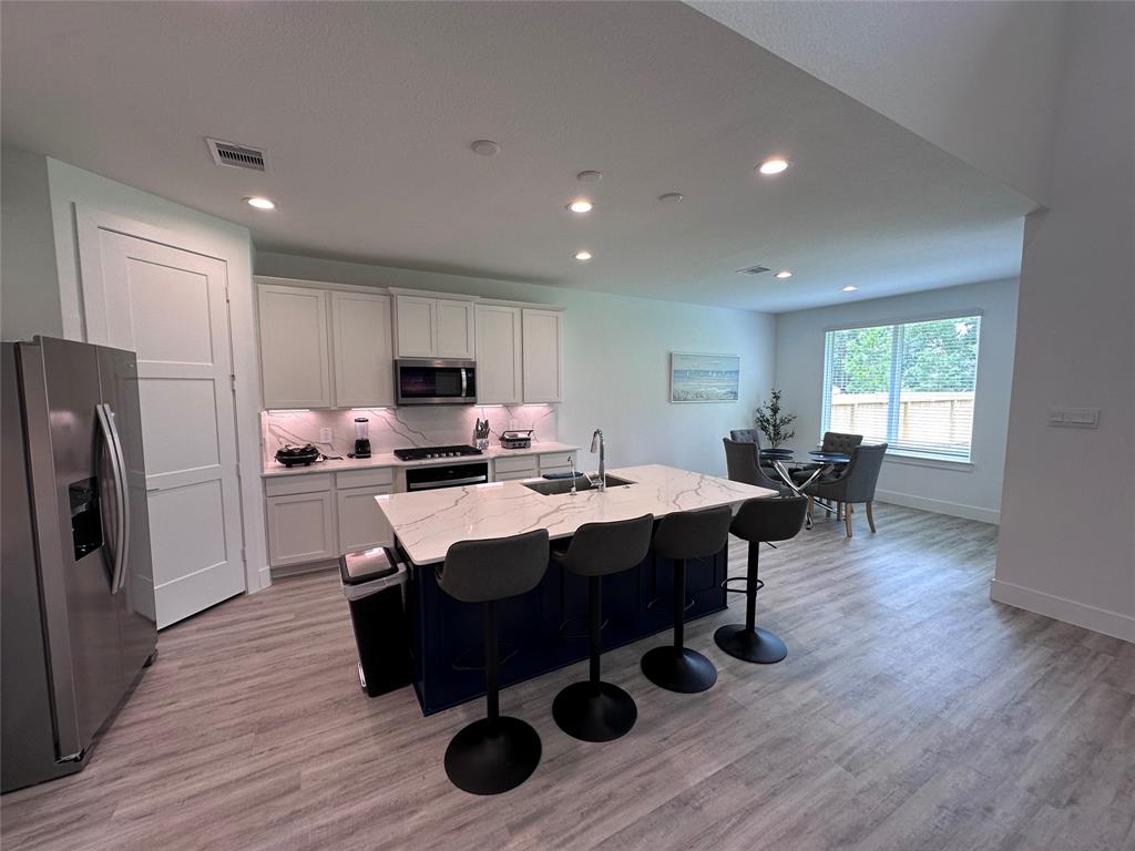 14216 Silver Maple Court, Conroe, Texas image 7