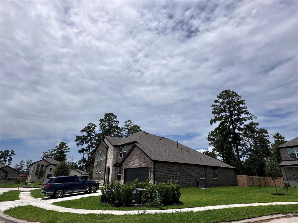 14216 Silver Maple Court, Conroe, Texas image 6