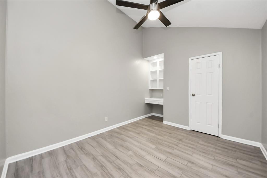 5109 Meadow Place Drive, La Porte, Texas image 18
