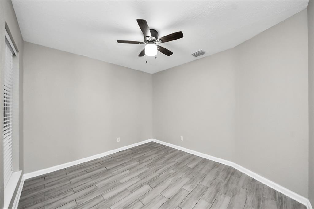 5109 Meadow Place Drive, La Porte, Texas image 10