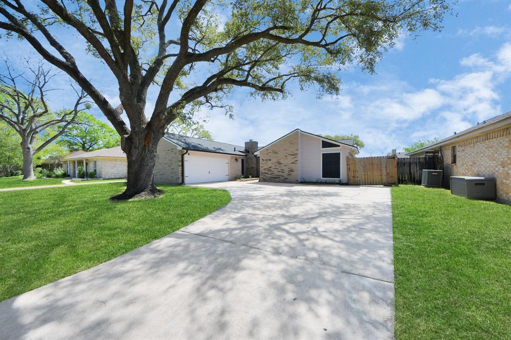5109 Meadow Place Drive