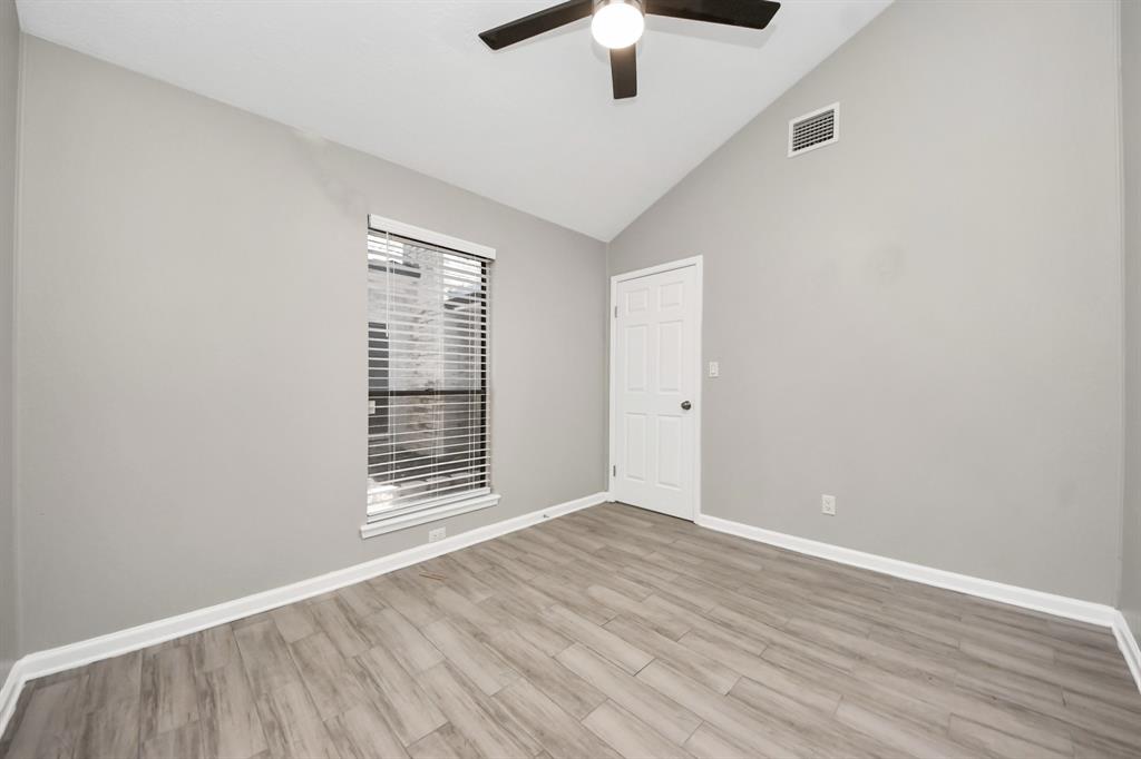 5109 Meadow Place Drive, La Porte, Texas image 19