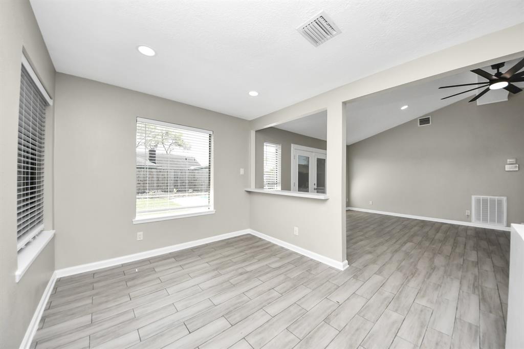 5109 Meadow Place Drive, La Porte, Texas image 11