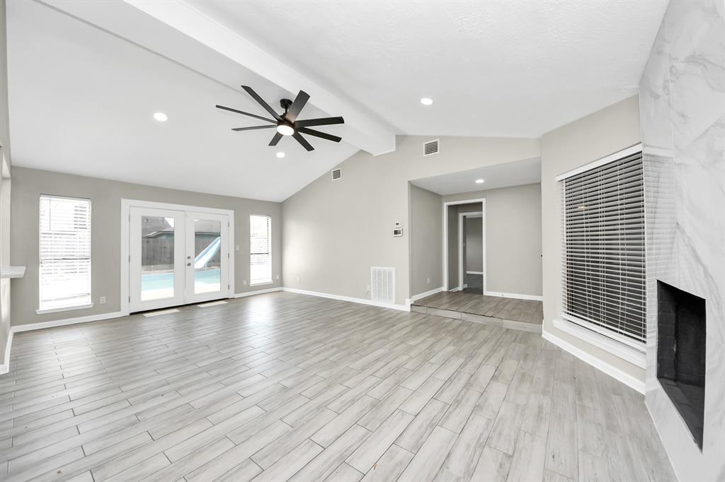 5109 Meadow Place Drive, La Porte, Texas image 6