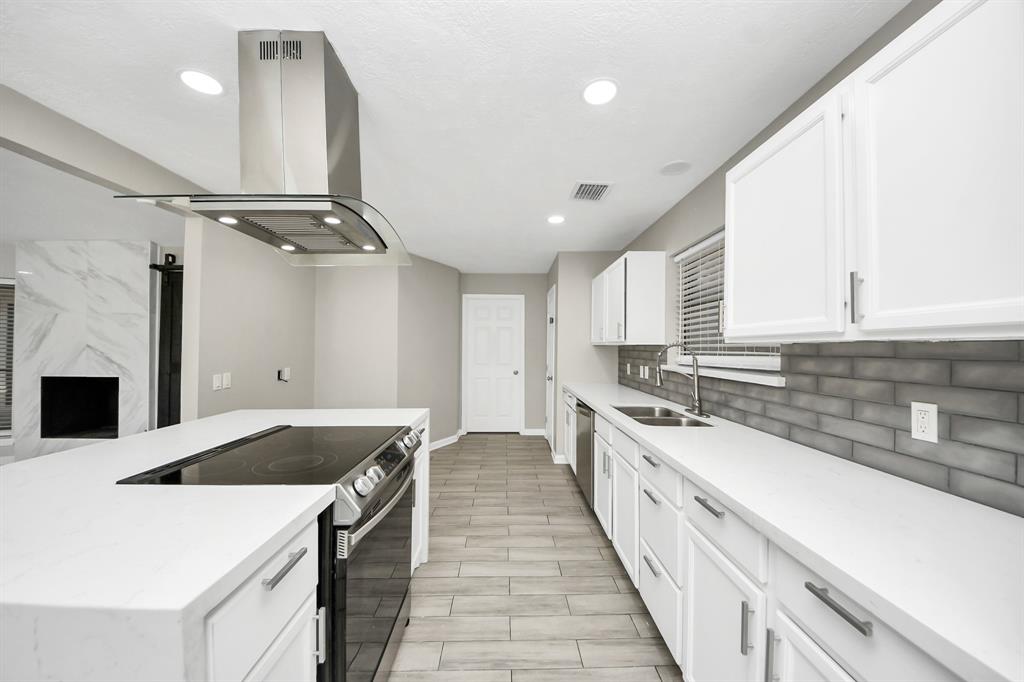 5109 Meadow Place Drive, La Porte, Texas image 13
