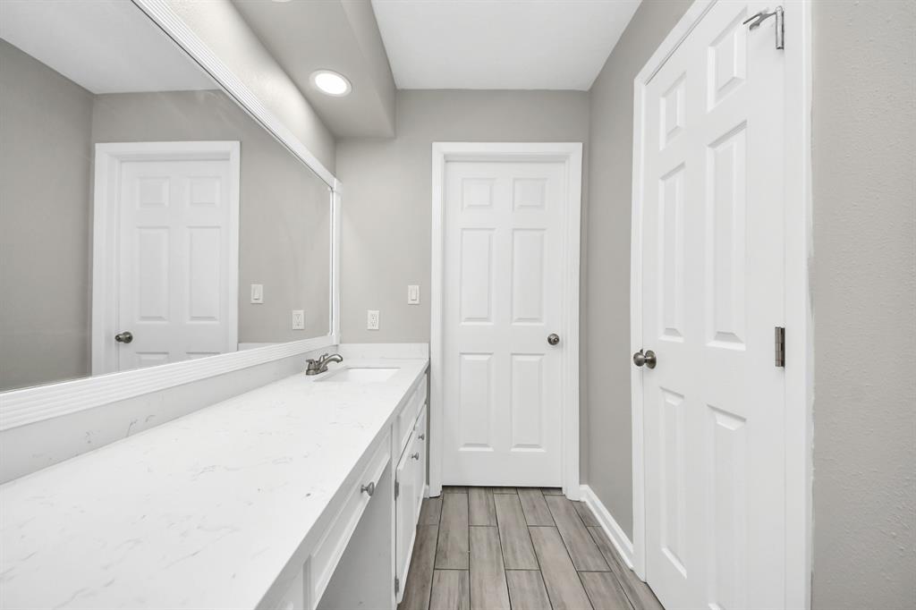 5109 Meadow Place Drive, La Porte, Texas image 32