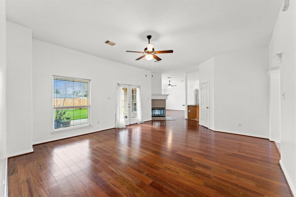 3303 Hickory Knoll Drive, Pearland, New Mexico image 8