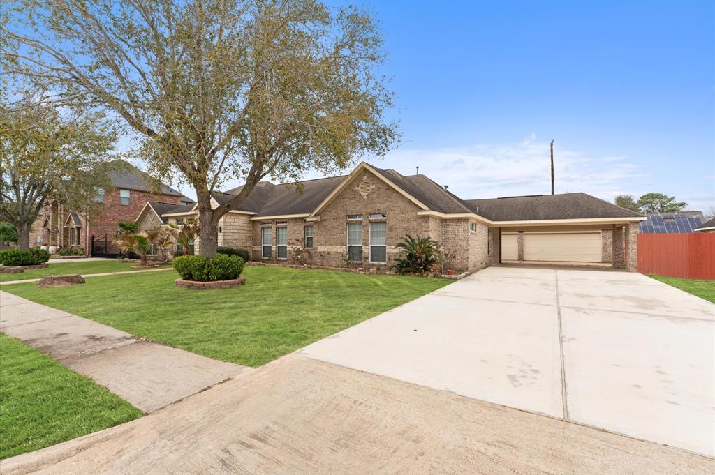 3303 Hickory Knoll Drive, Pearland, New Mexico image 2