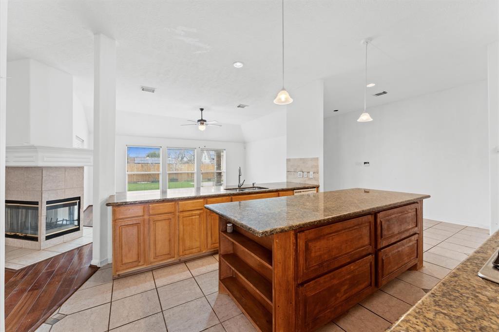 3303 Hickory Knoll Drive, Pearland, New Mexico image 13