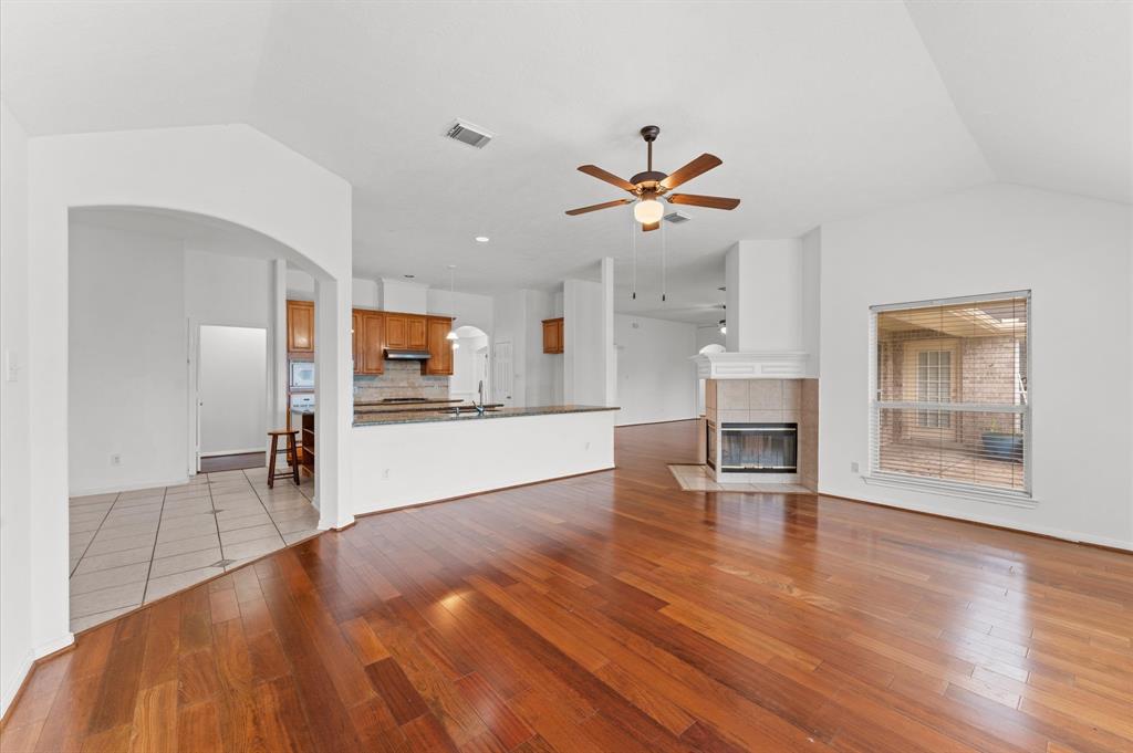 3303 Hickory Knoll Drive, Pearland, New Mexico image 11
