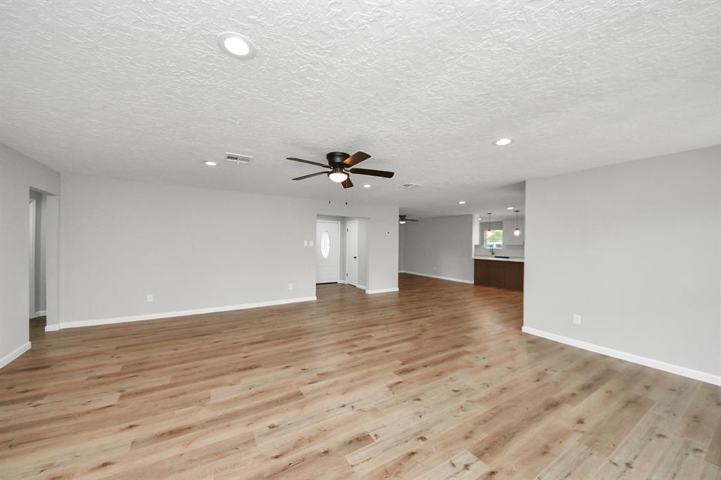 1914 Round Wind Trail, Crosby, Texas image 13