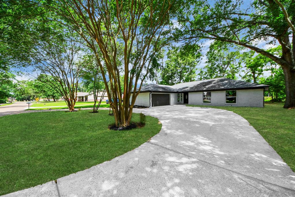1914 Round Wind Trail, Crosby, Texas image 1