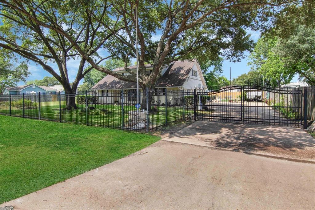 2534 Oleander Drive