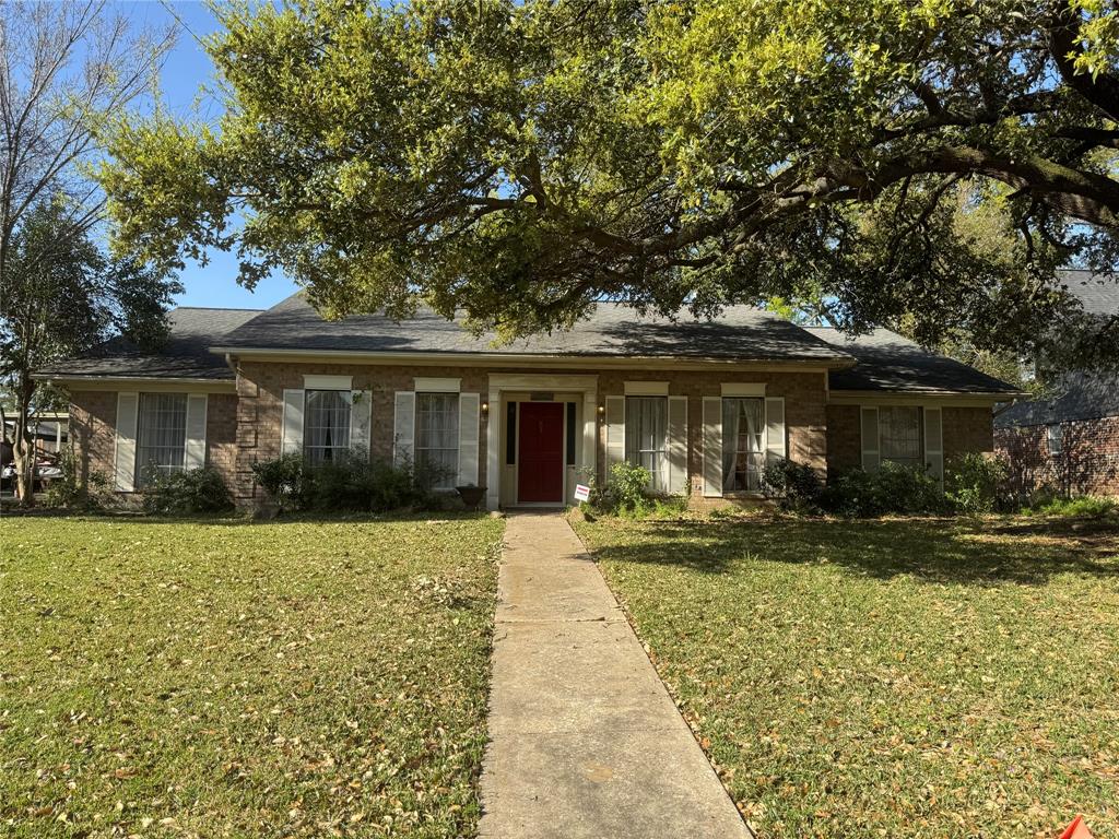 5109 Inverness Drive, Baytown, Texas image 2