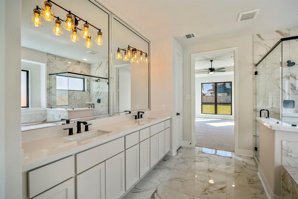 423 Venado View Court, Conroe, Texas image 17