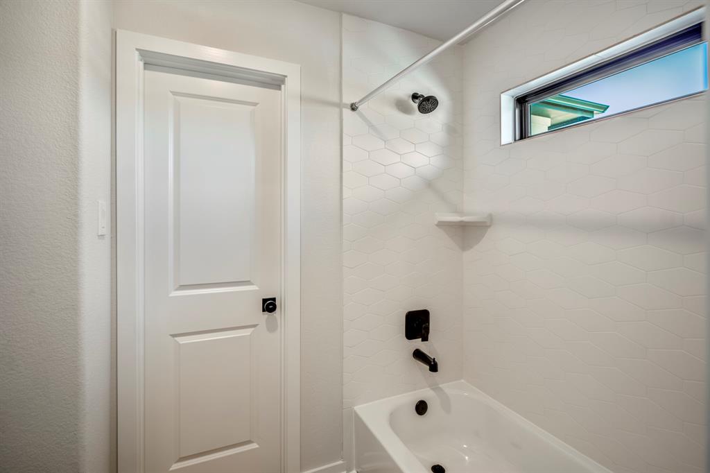 423 Venado View Court, Conroe, Texas image 34