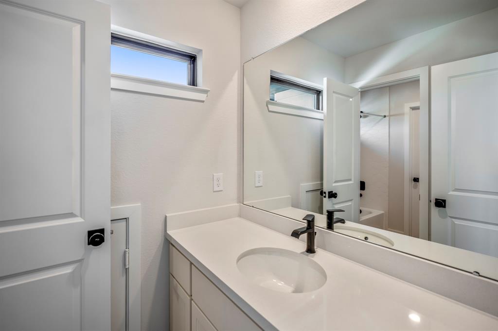 423 Venado View Court, Conroe, Texas image 33