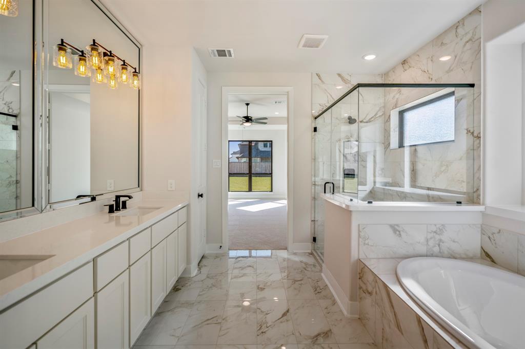 423 Venado View Court, Conroe, Texas image 16
