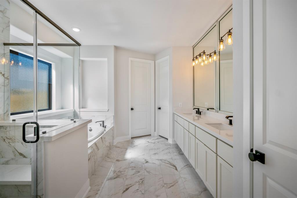 423 Venado View Court, Conroe, Texas image 18