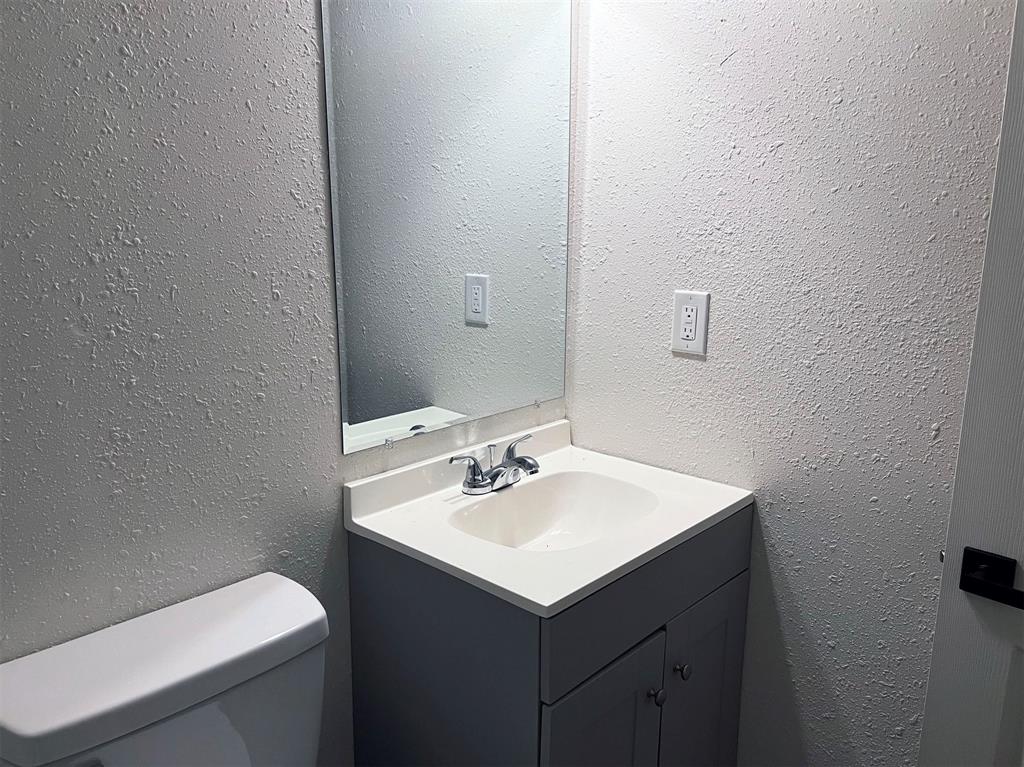 201 Eastwood Unit S2 Street 2