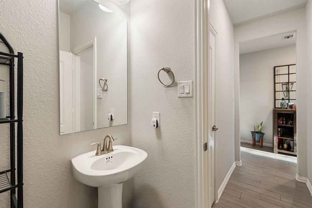 8219 Delta Down Drive, Fulshear, Texas image 8