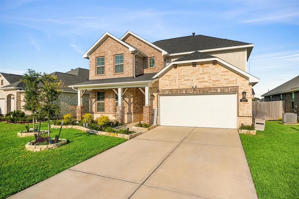8219 Delta Down Drive, Fulshear, Texas image 2