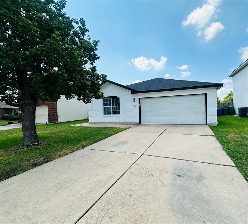 602 Lavaca Loop